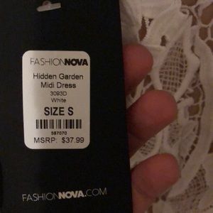 Fashion Nova Dresses - Midi Dress Fashion Nova Dresses - Midi Dress